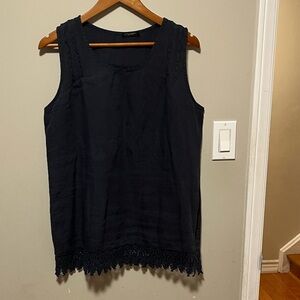 Linen Lungo’s Larno dark blue Sleeveless Top with Lace Hem